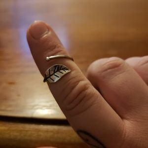 Adjustable silver leaf ring